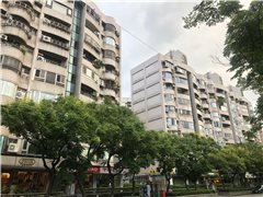 鄰近士東路-凡爾賽社區推薦-蘭雅新城，位於台北市士林區